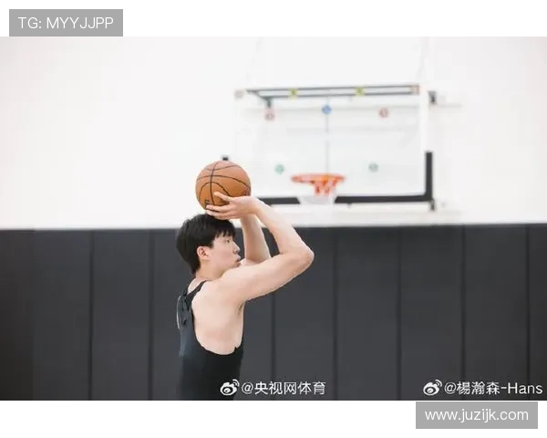 杨瀚森训练完直接去吃五块钱的盒饭，这反差谁懂啊